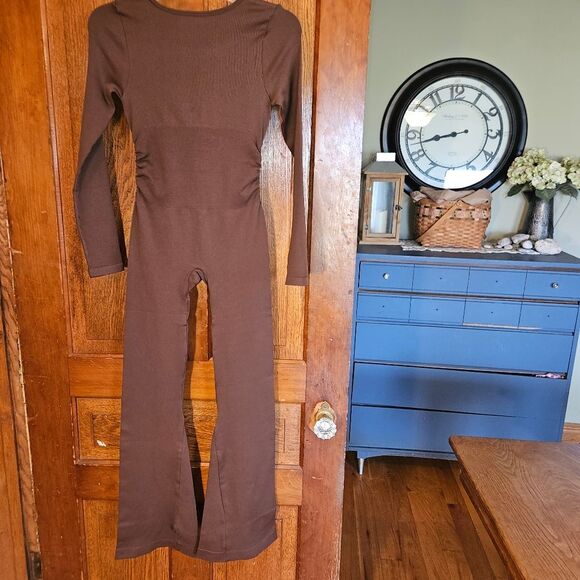 OQQ Brown Ribbed Wide-Leg Jumpsuit – Small | NWT | Chic & Comfy One-Piece Style - Picture 2 of 6